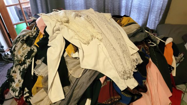 Transform Your Closet: A Modern Approach to Minimalist Wardrobe Decluttering