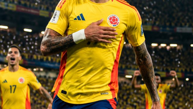 Colombia Advances to World Cup Knockouts with Muñoz's Heroic Goal