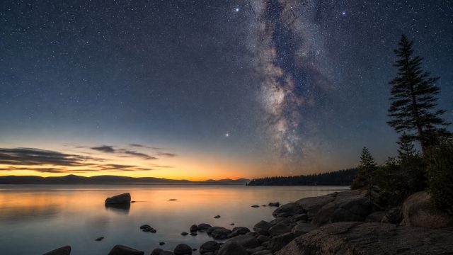 Unveiling the Galactic Heart: A Stunning New Image of the Milky Way