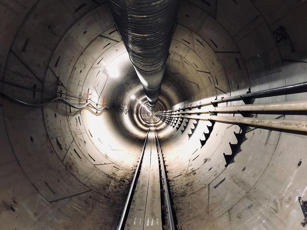Musk's test tunnel is open! First ride experience: bumps and bumps (Picture 1)