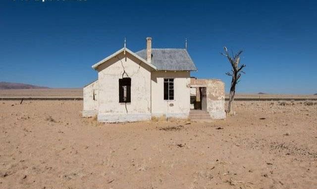 This town was once full of diamonds, and now the houses are like a ghost town_Picture 2