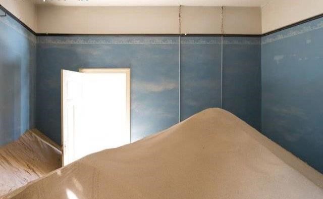 This town was once full of diamonds, and now the houses are like a ghost town_Picture 2